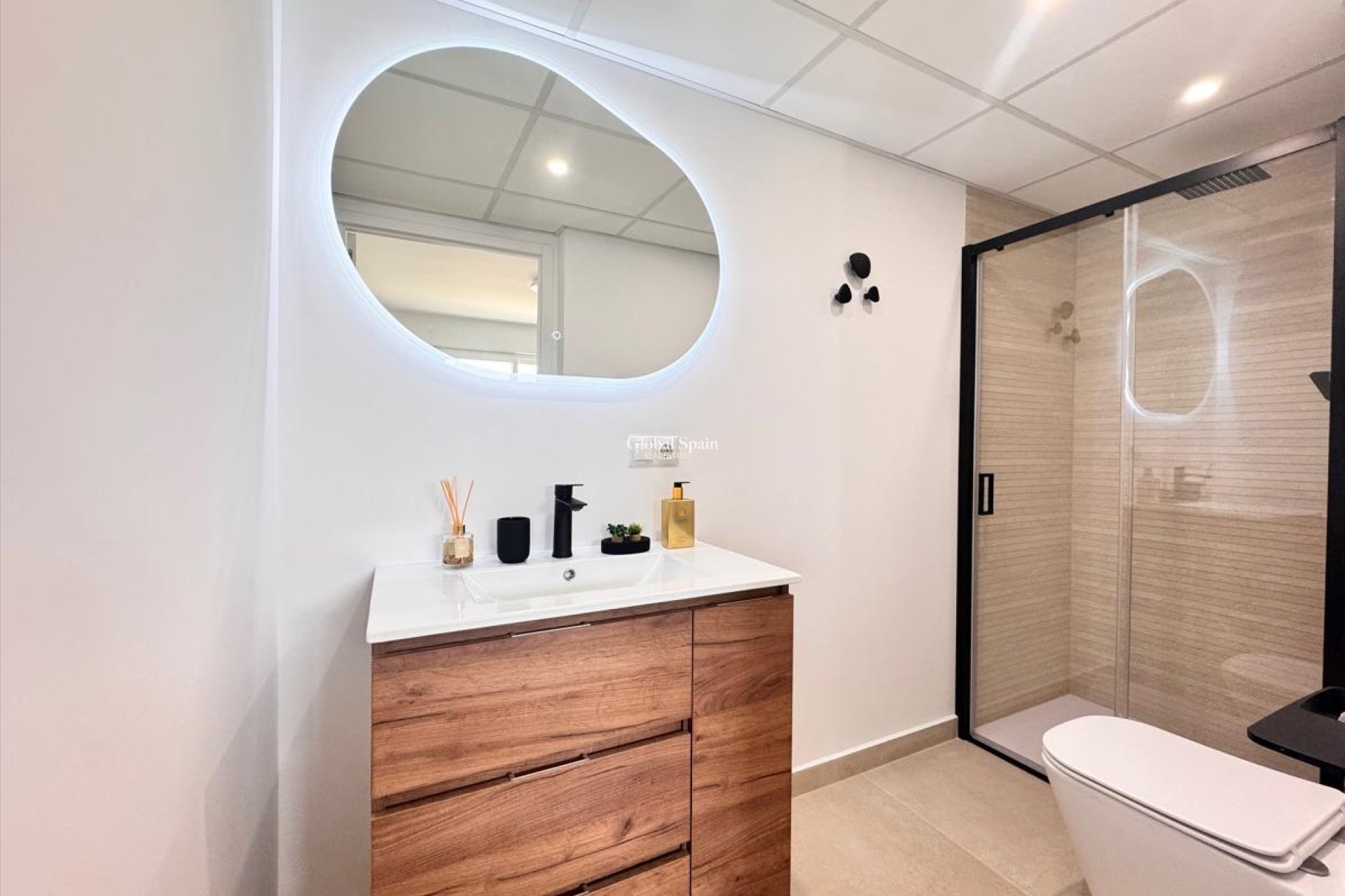 Wederverkoop - APPARTEMENT -
TORREVIEJA - Acequion