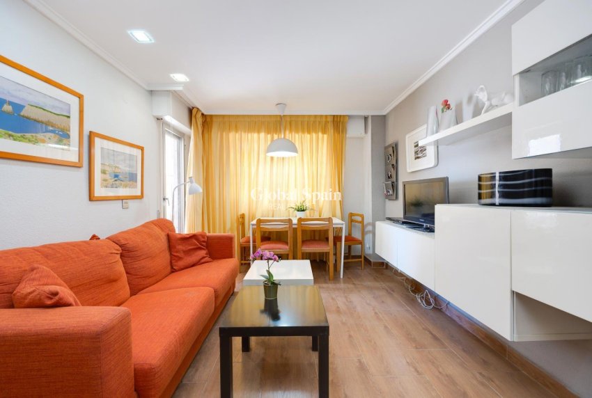 Wederverkoop - APPARTEMENT -
TORREVIEJA - Acequion