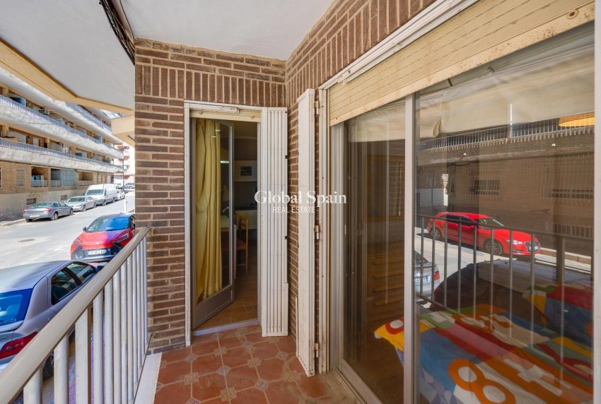 Wederverkoop - APPARTEMENT -
TORREVIEJA - Acequion