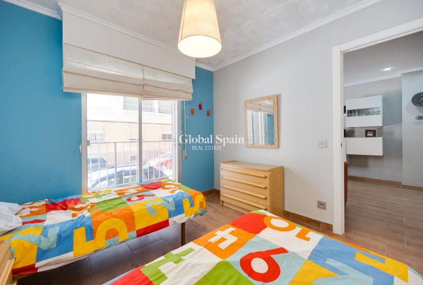 Wederverkoop - APPARTEMENT -
TORREVIEJA - Acequion