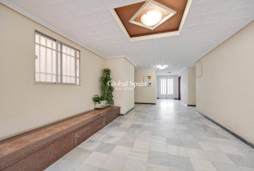 Wederverkoop - APPARTEMENT -
TORREVIEJA - Acequion