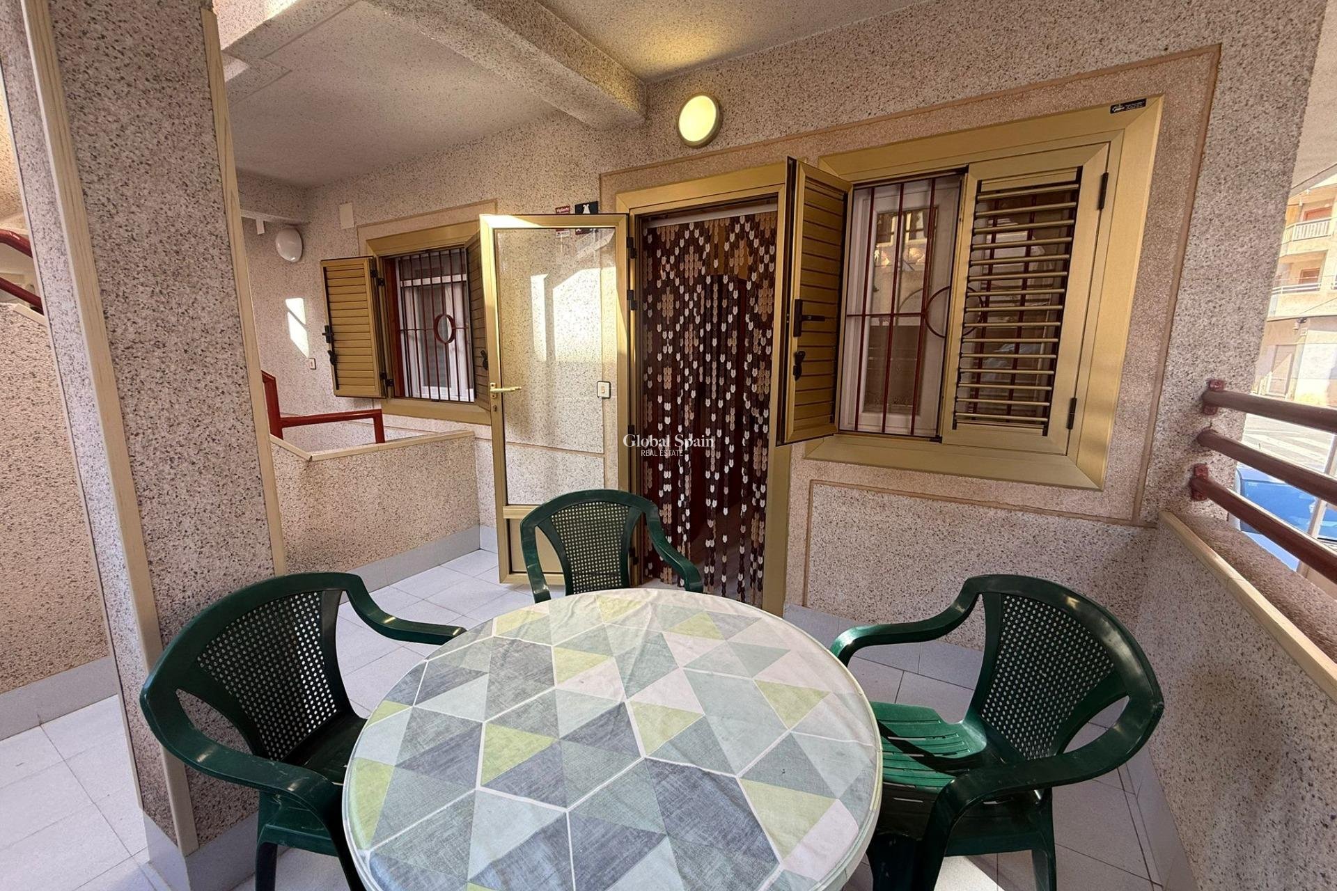 Wederverkoop - APPARTEMENT -
TORREVIEJA - Acequion