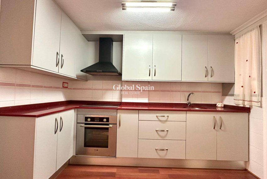 Wederverkoop - APPARTEMENT -
TORREVIEJA - Acequion