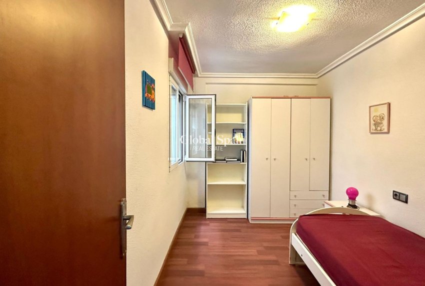 Wederverkoop - APPARTEMENT -
TORREVIEJA - Acequion