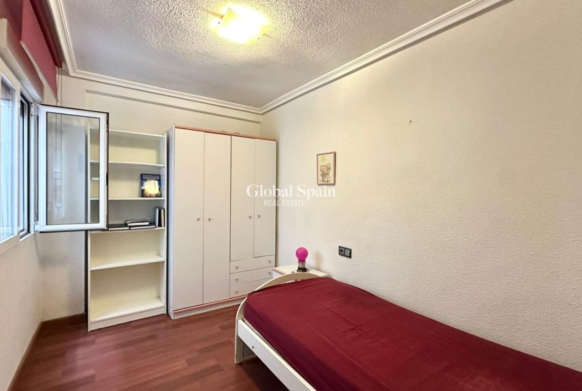 Wederverkoop - APPARTEMENT -
TORREVIEJA - Acequion
