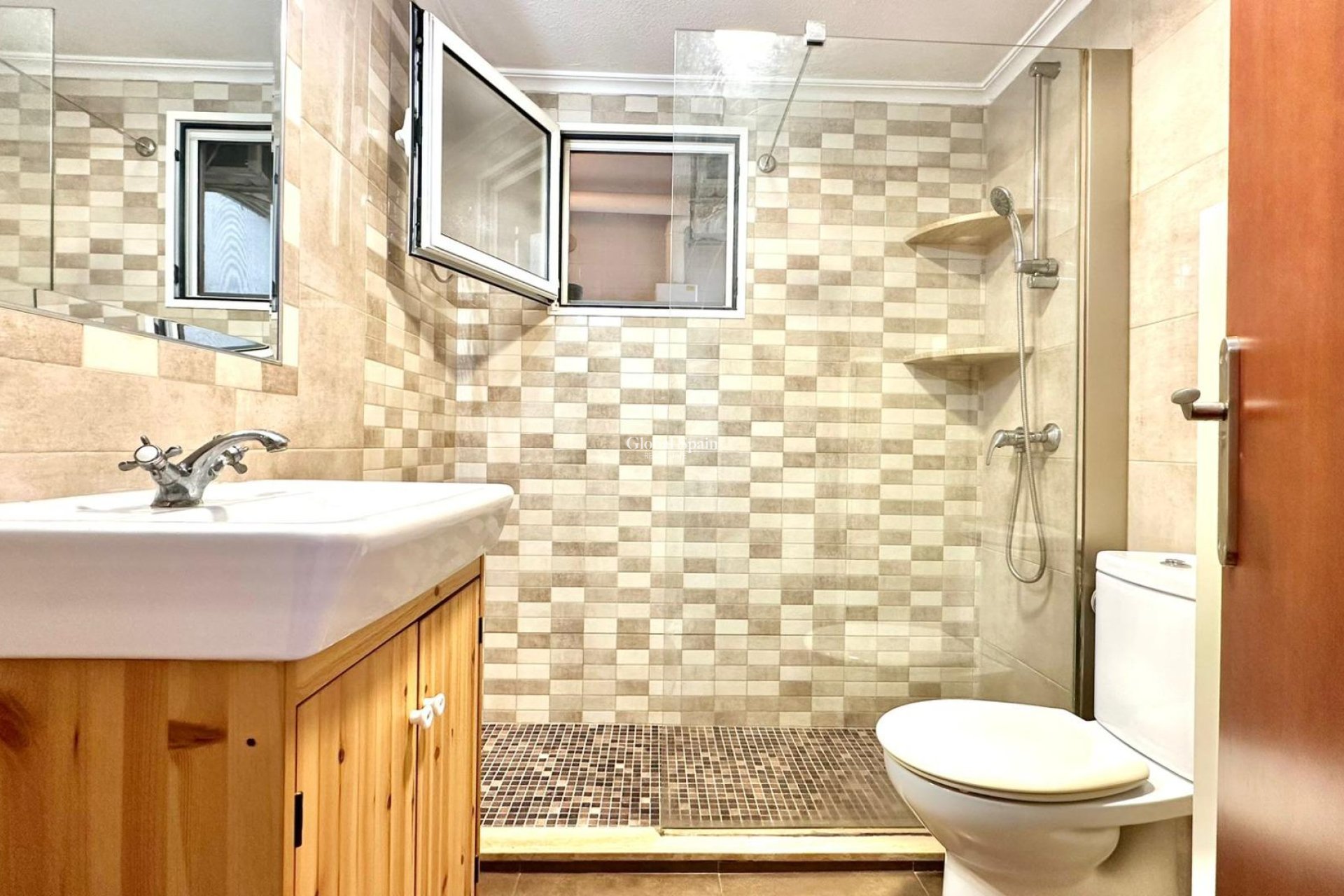 Wederverkoop - APPARTEMENT -
TORREVIEJA - Acequion