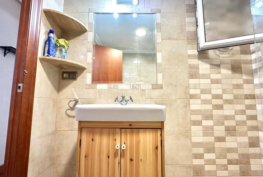 Wederverkoop - APPARTEMENT -
TORREVIEJA - Acequion