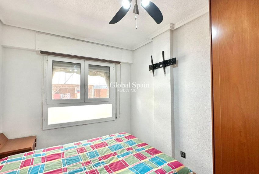 Wederverkoop - APPARTEMENT -
TORREVIEJA - Acequion