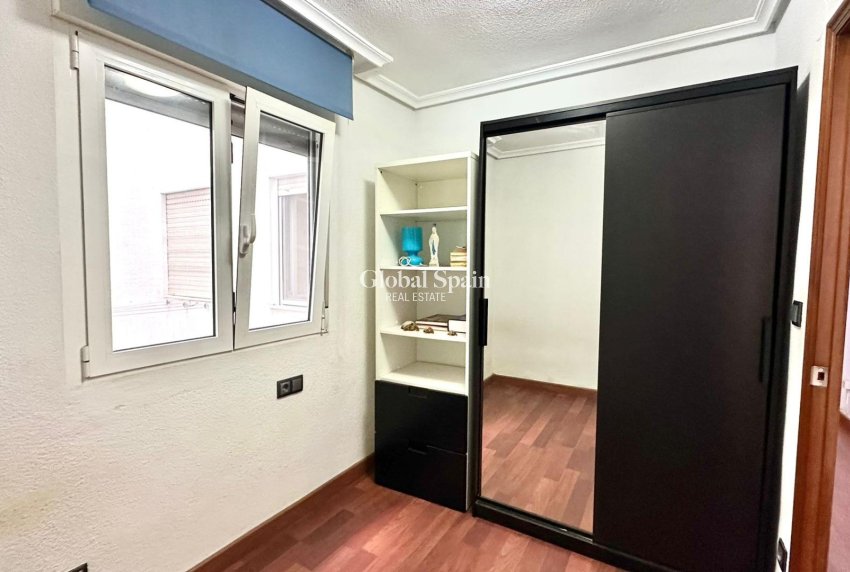 Wederverkoop - APPARTEMENT -
TORREVIEJA - Acequion