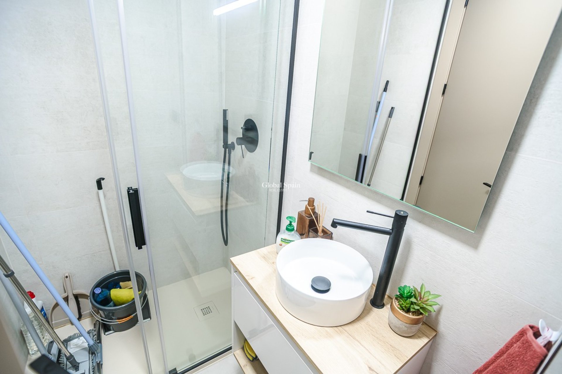 Wederverkoop - APPARTEMENT -
TORREVIEJA - Acequion