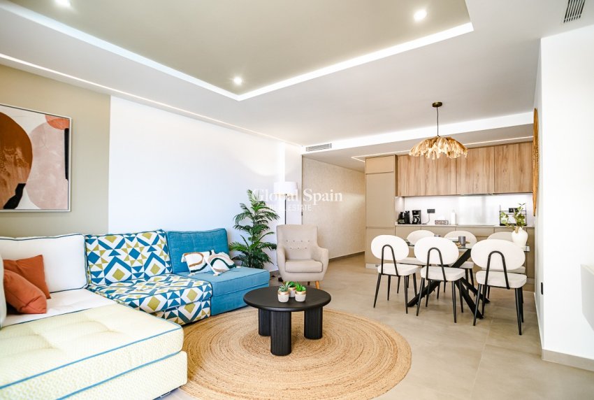 Wederverkoop - APPARTEMENT -
TORREVIEJA - Acequion