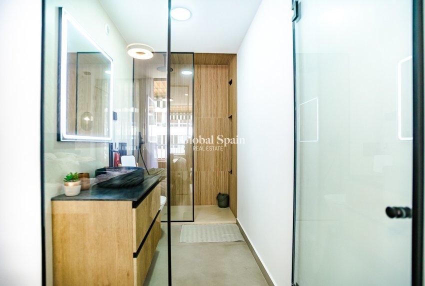 Wederverkoop - APPARTEMENT -
TORREVIEJA - Acequion