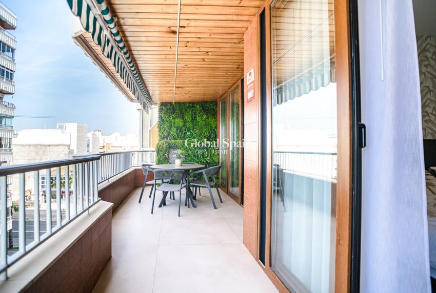 Wederverkoop - APPARTEMENT -
TORREVIEJA - Acequion