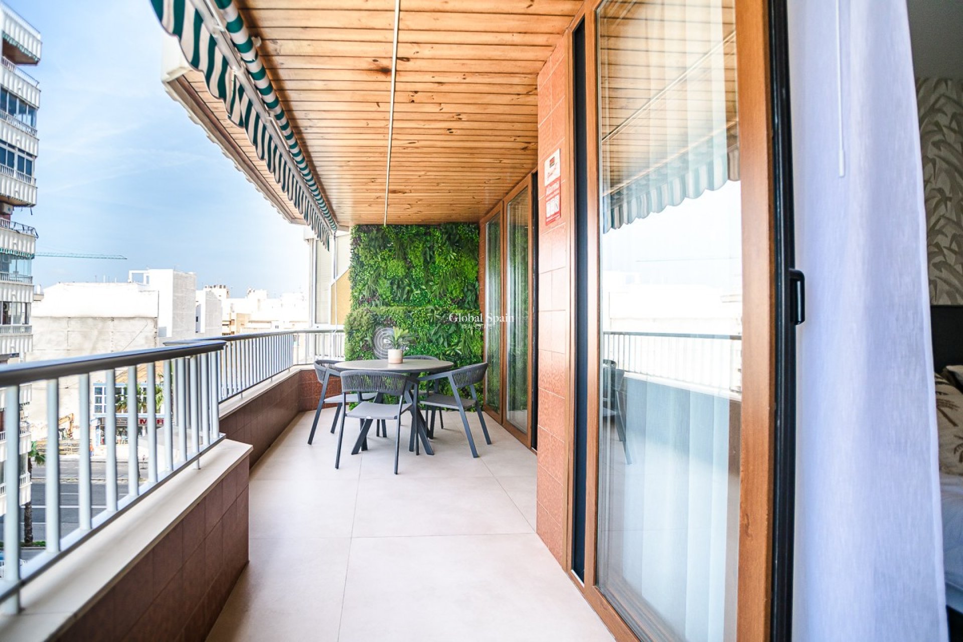 Wederverkoop - APPARTEMENT -
TORREVIEJA - Acequion