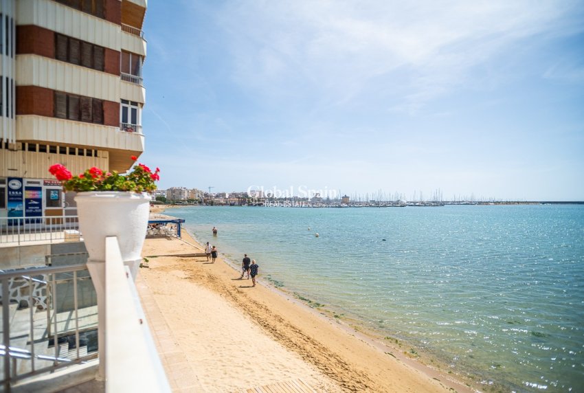 Wederverkoop - APPARTEMENT -
TORREVIEJA - Acequion