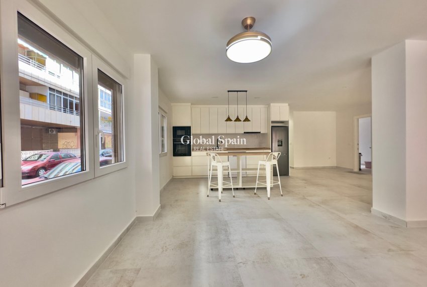 Wederverkoop - APPARTEMENT -
TORREVIEJA - Acequion