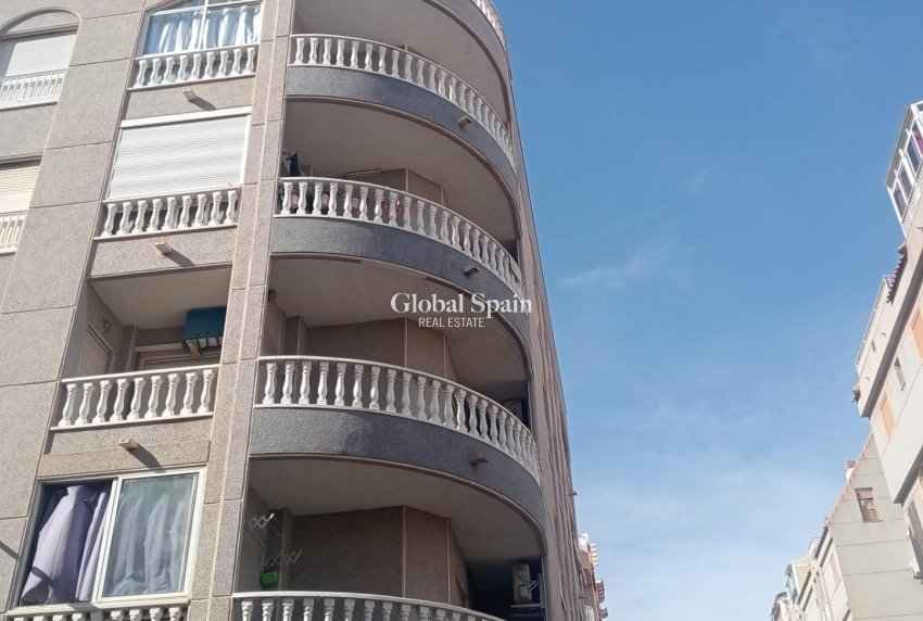 Wederverkoop - APPARTEMENT -
TORREVIEJA - Acequion