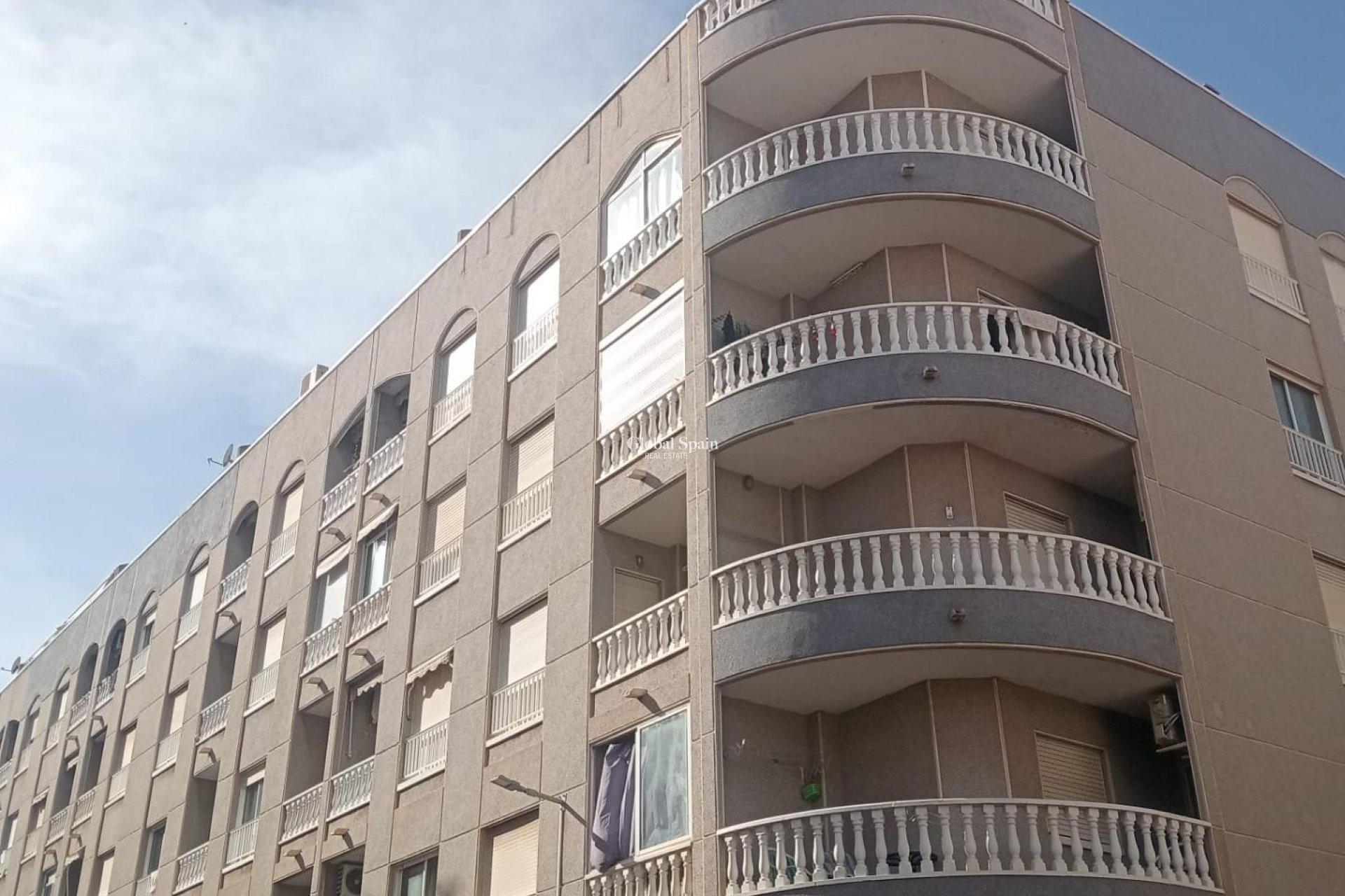 Wederverkoop - APPARTEMENT -
TORREVIEJA - Acequion