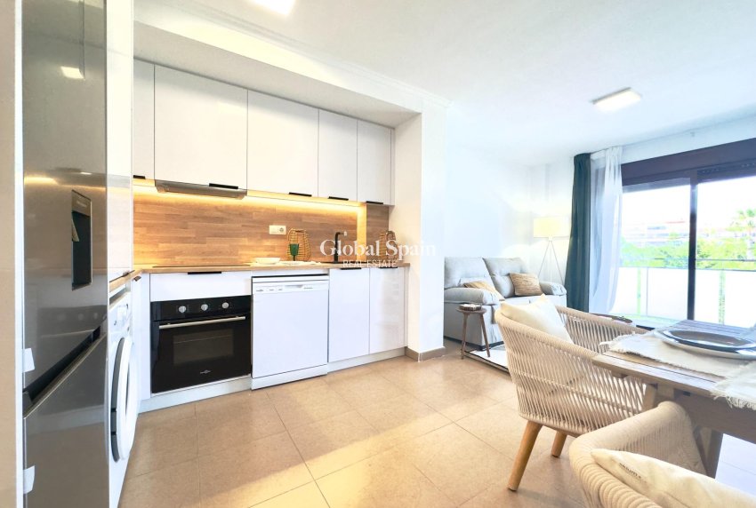Wederverkoop - APPARTEMENT -
TORREVIEJA - Acequion