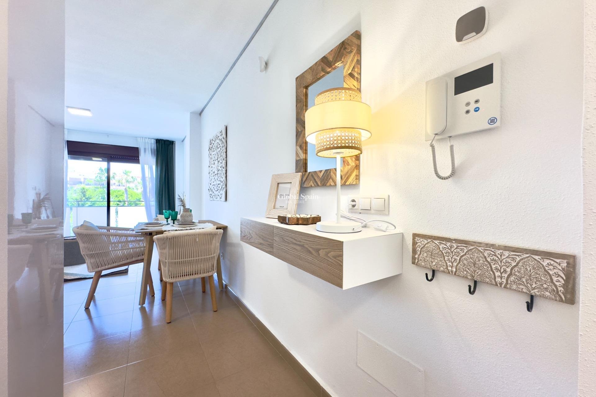 Wederverkoop - APPARTEMENT -
TORREVIEJA - Acequion