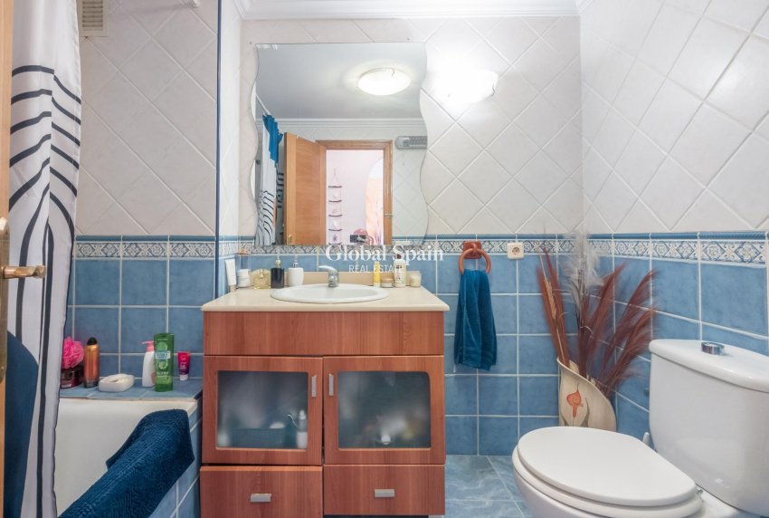 Wederverkoop - APPARTEMENT -
TORREVIEJA - Acequion