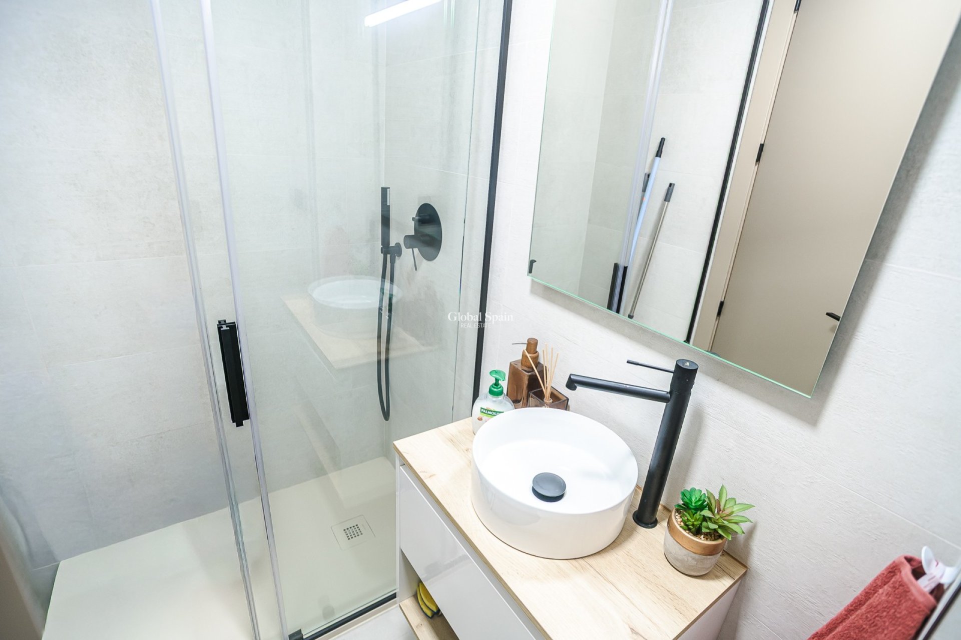 Wederverkoop - APPARTEMENT -
TORREVIEJA - Acequion