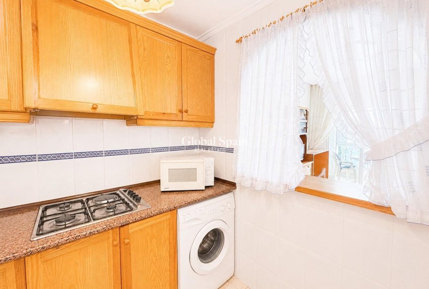 Wederverkoop - APPARTEMENT -
TORREVIEJA - Acequion