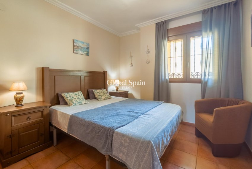 Wederverkoop - APPARTEMENT -
TORREVIEJA - Acequion