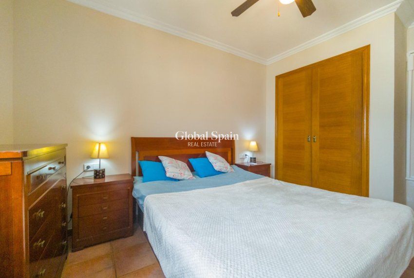 Wederverkoop - APPARTEMENT -
TORREVIEJA - Acequion