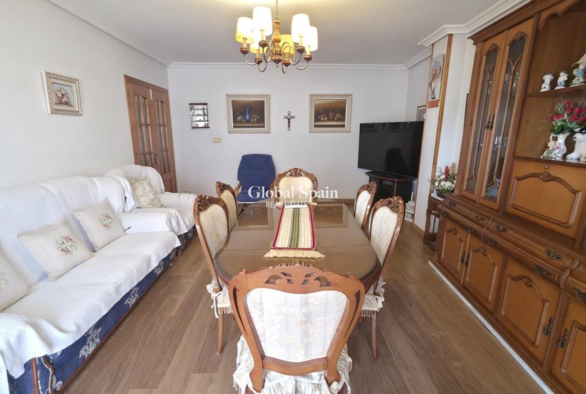 Wederverkoop - APPARTEMENT -
TORREVIEJA - Acequion