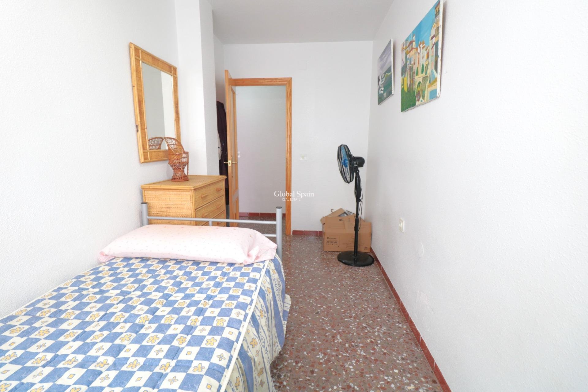 Wederverkoop - APPARTEMENT -
TORREVIEJA - Acequion