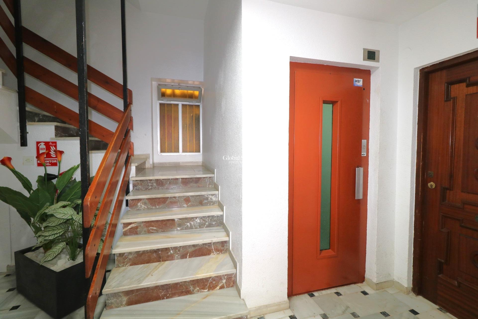 Wederverkoop - APPARTEMENT -
TORREVIEJA - Acequion