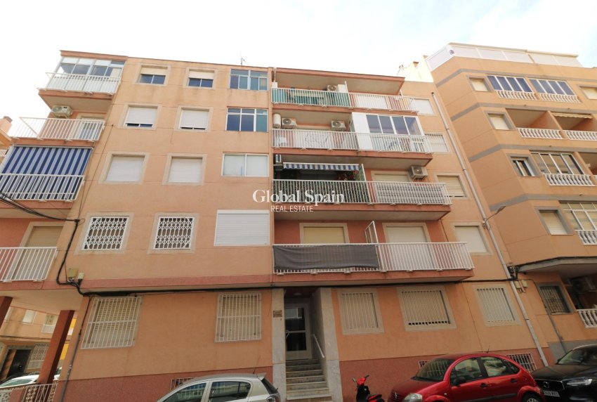 Wederverkoop - APPARTEMENT -
TORREVIEJA - Acequion