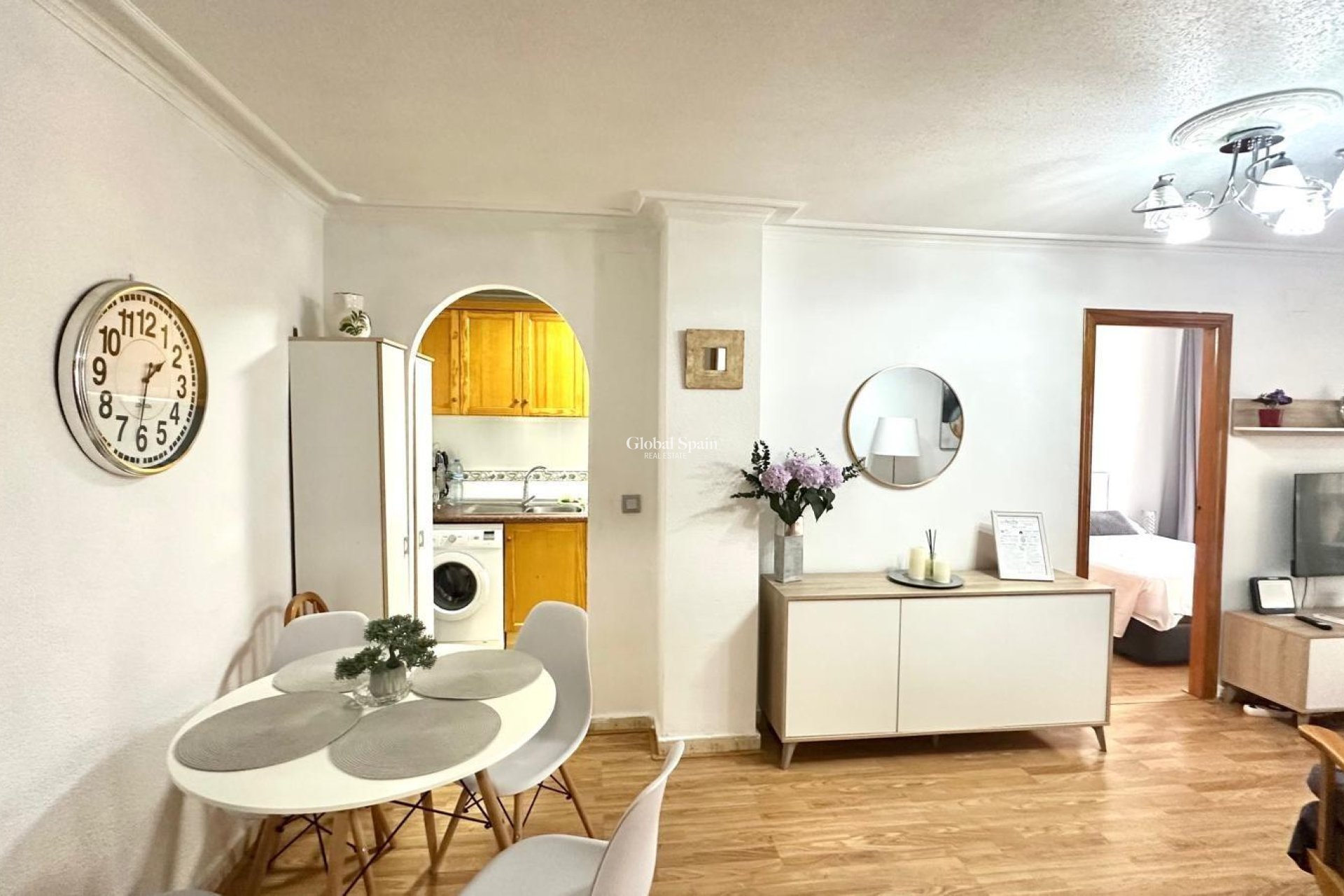 Wederverkoop - APPARTEMENT -
TORREVIEJA - Acequion