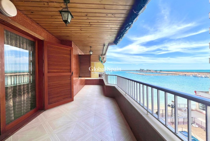 Wederverkoop - APPARTEMENT -
TORREVIEJA - Acequion
