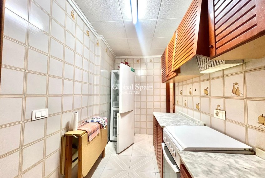 Wederverkoop - APPARTEMENT -
TORREVIEJA - Acequion
