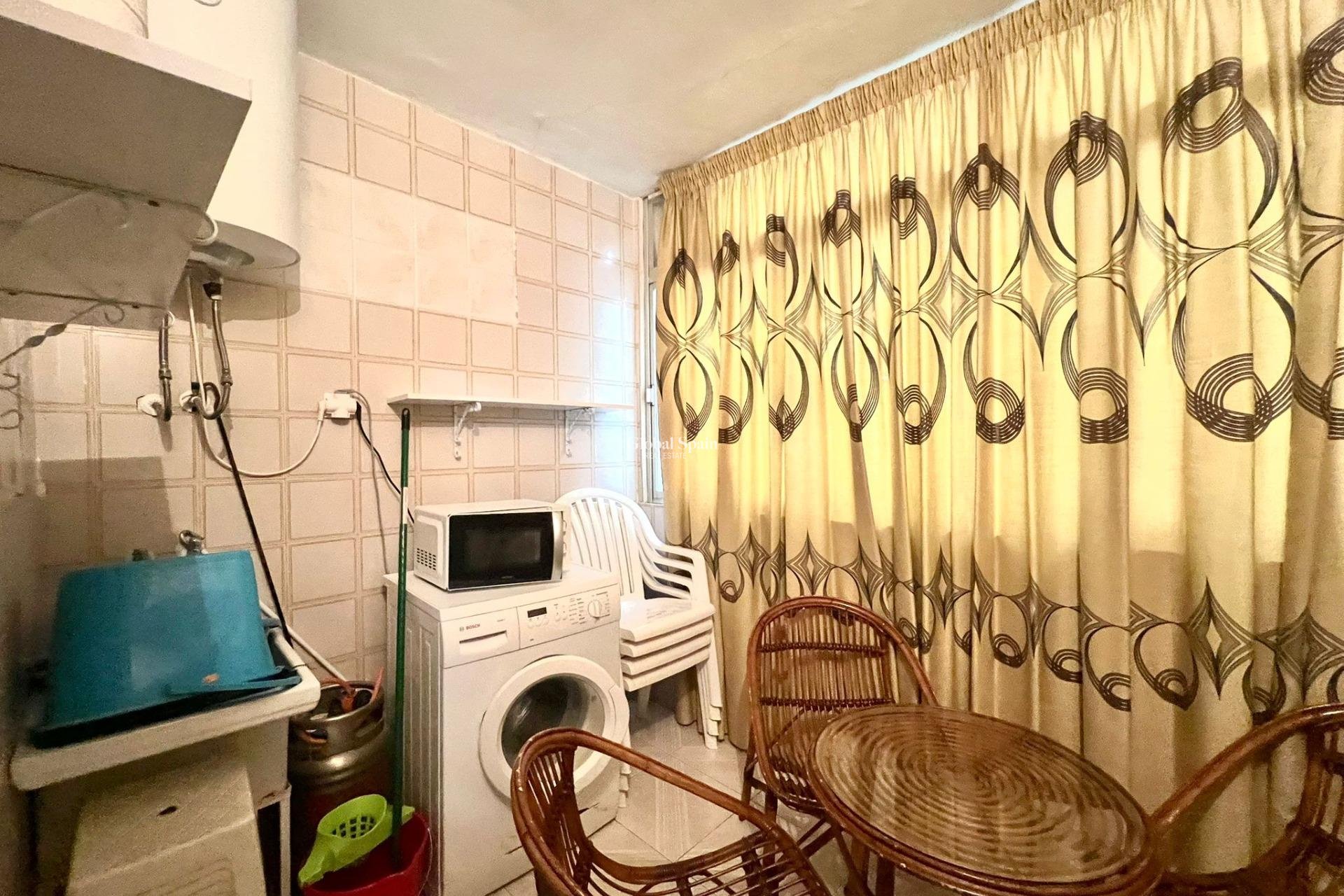 Wederverkoop - APPARTEMENT -
TORREVIEJA - Acequion
