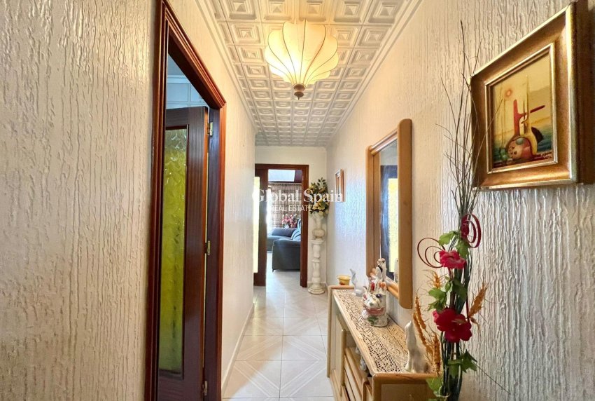 Wederverkoop - APPARTEMENT -
TORREVIEJA - Acequion