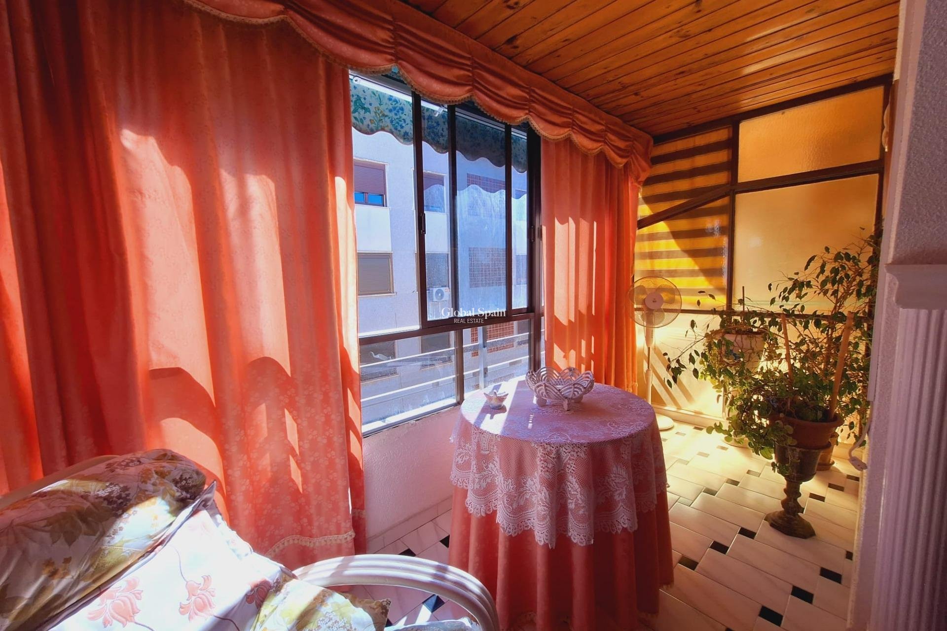 Wederverkoop - APPARTEMENT -
TORREVIEJA - Acequion