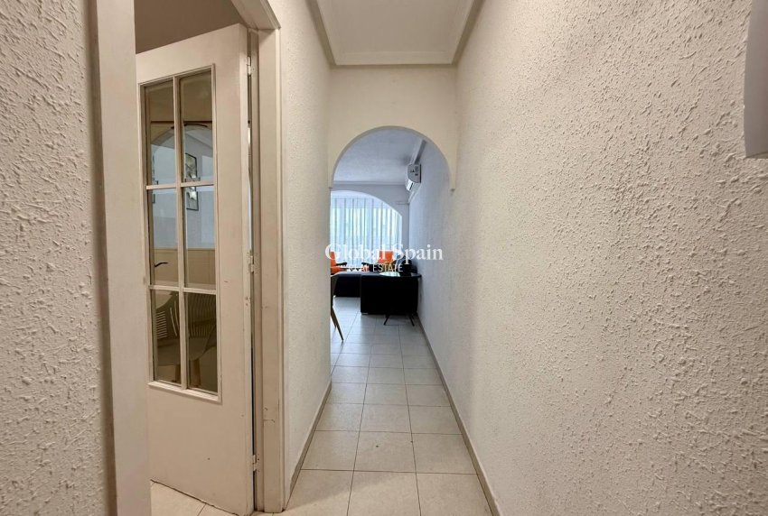 Wederverkoop - APPARTEMENT -
TORREVIEJA - Acequion