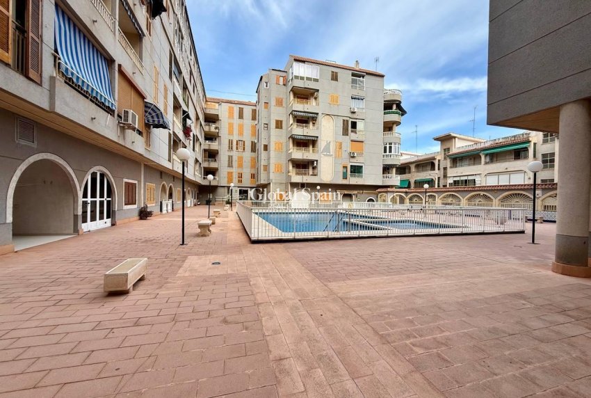 Wederverkoop - APPARTEMENT -
TORREVIEJA - Acequion