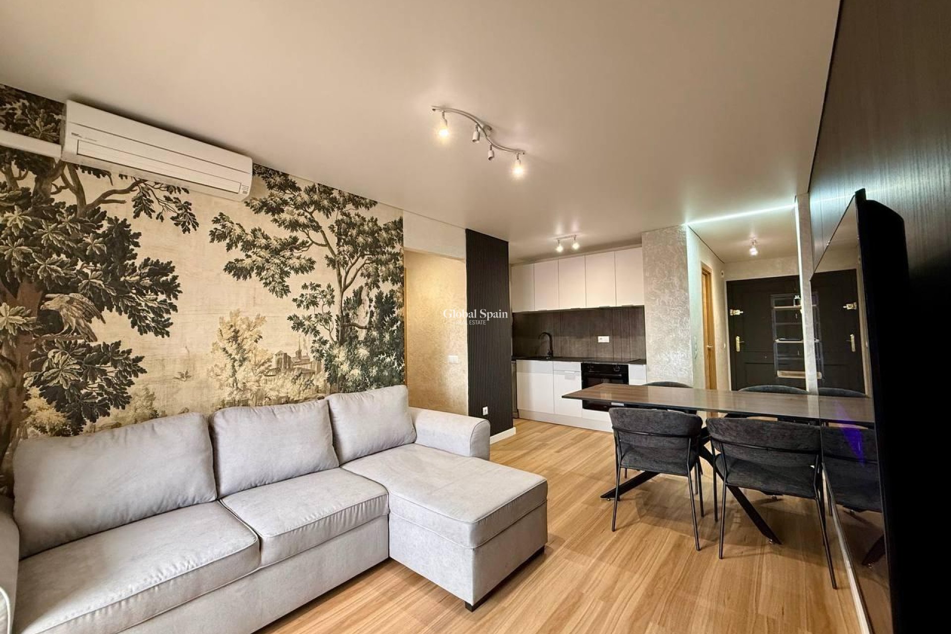 Wederverkoop - APPARTEMENT -
TORREVIEJA - Acequion
