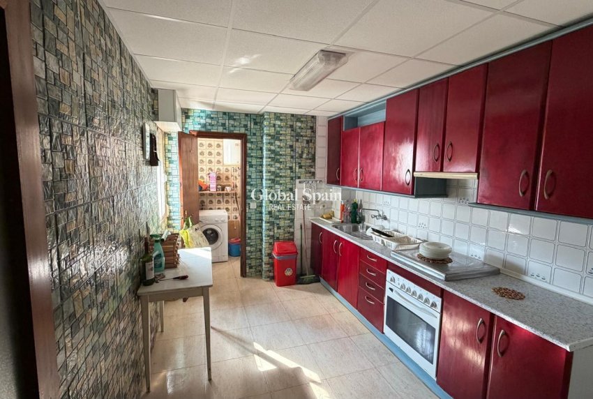Wederverkoop - APPARTEMENT -
TORREVIEJA - Acequion