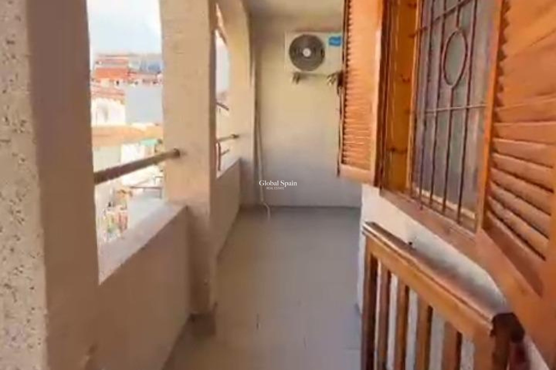 Wederverkoop - APPARTEMENT -
TORREVIEJA - Acequion