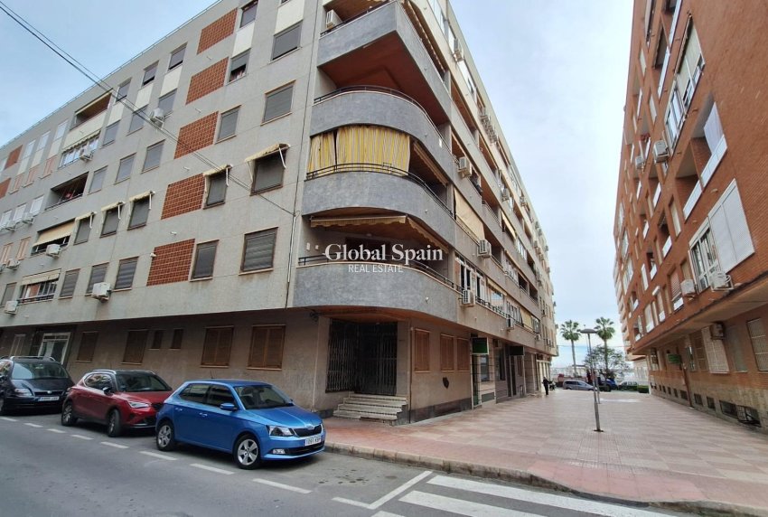 Wederverkoop - APPARTEMENT -
TORREVIEJA - Acequion