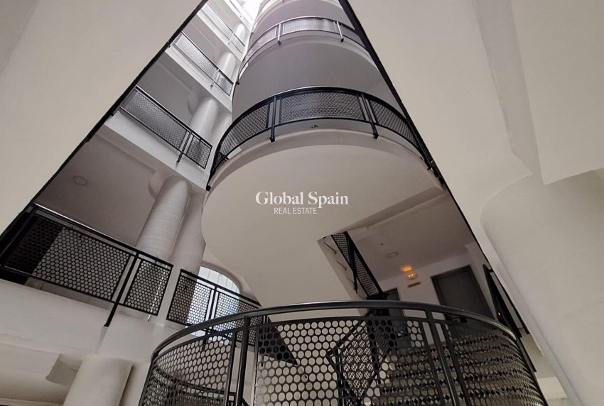 Wederverkoop - APPARTEMENT -
TORREVIEJA - Acequion