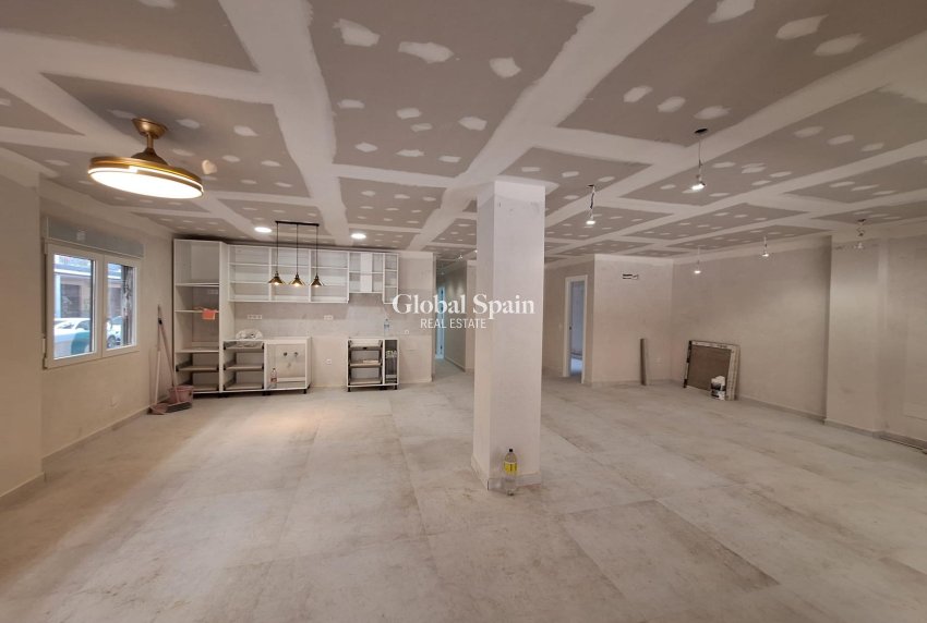 Wederverkoop - APPARTEMENT -
TORREVIEJA - Acequion