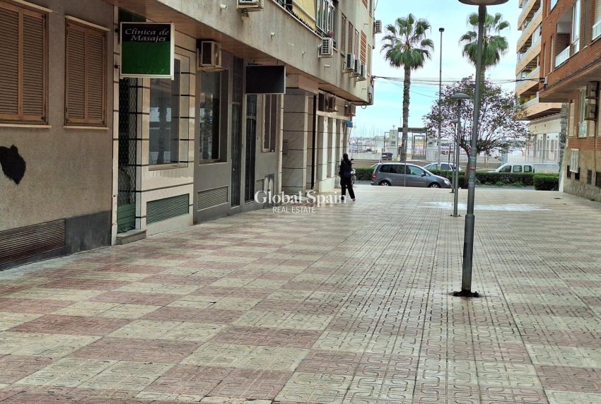 Wederverkoop - APPARTEMENT -
TORREVIEJA - Acequion