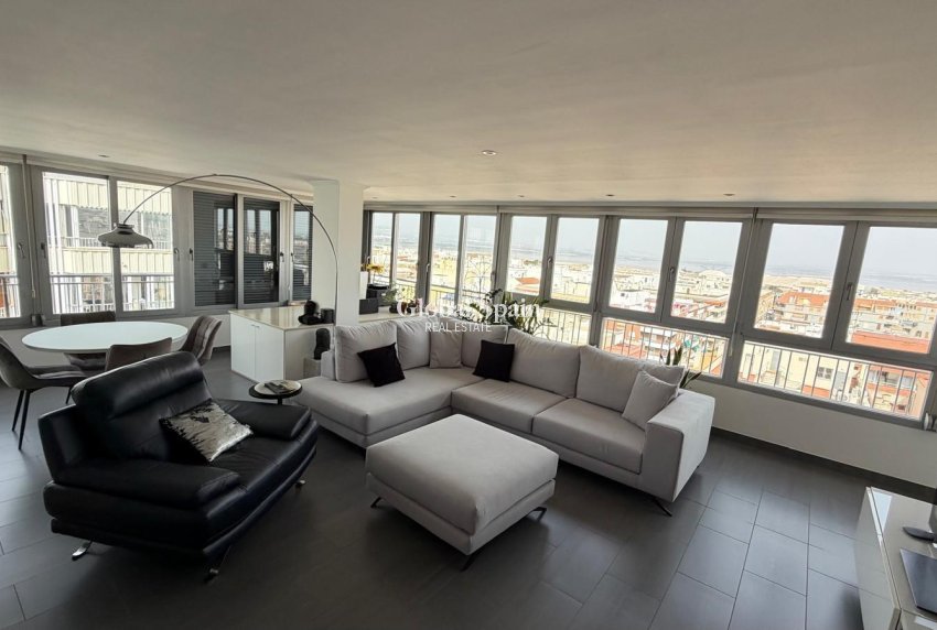 Wederverkoop - APPARTEMENT -
TORREVIEJA - Acequion