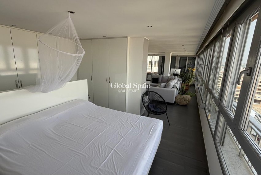 Wederverkoop - APPARTEMENT -
TORREVIEJA - Acequion